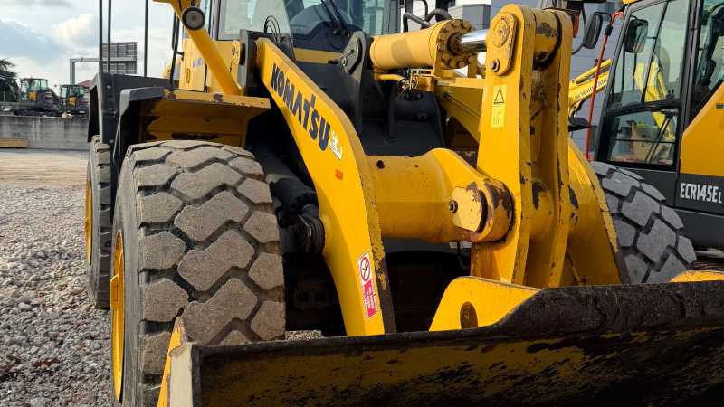 OmecoHub - KOMATSU WA380-6